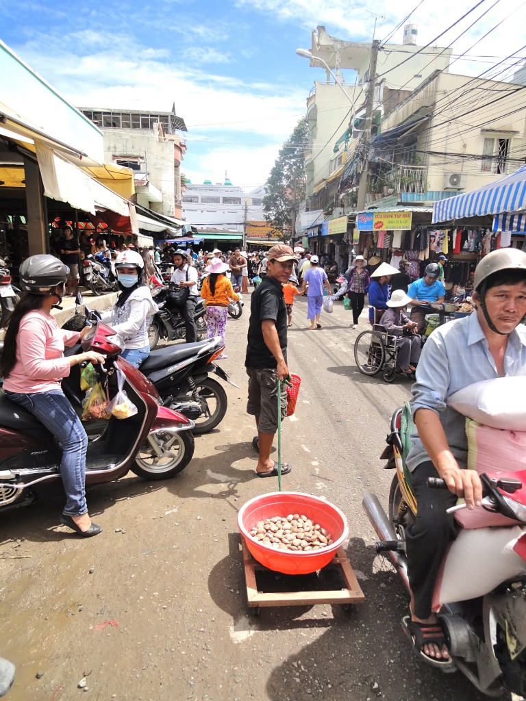 Traveling market seller