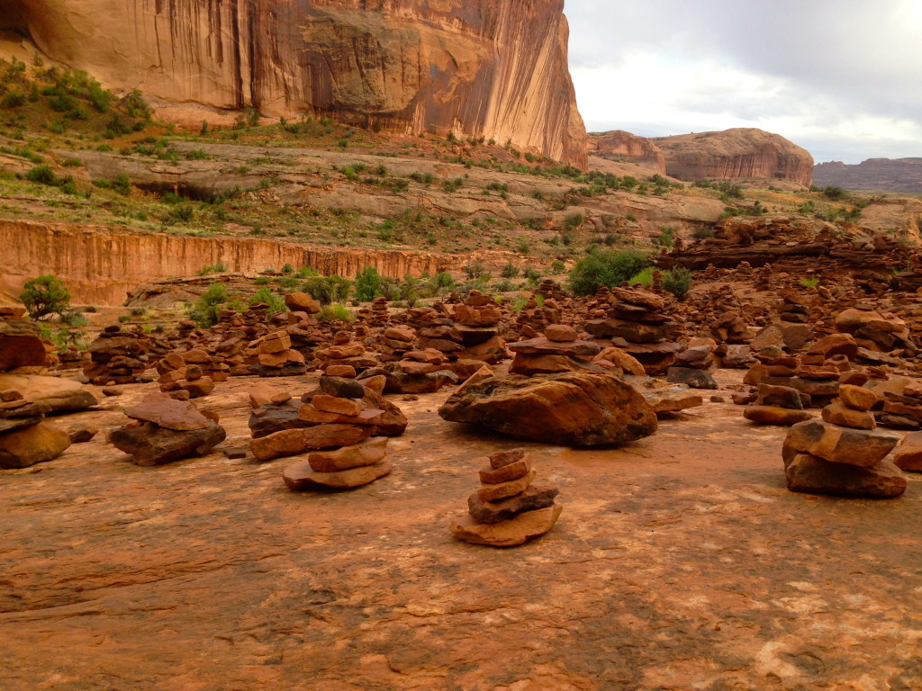Corona Arch Trail - Cairns