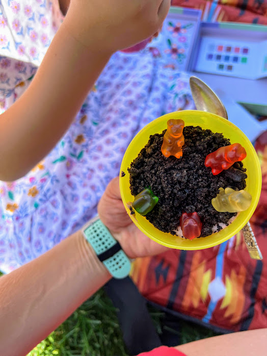 moon mud as dessert for outer space themed party